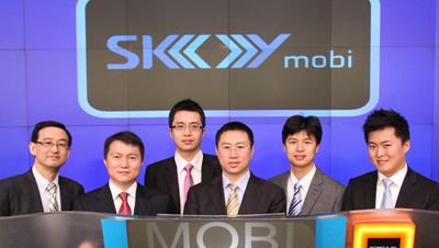 SKYmobi高管 左数第三位为宋涛